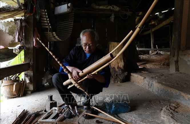 ដំណាក់ការភ្ជាប់គែនទៅនឹងទឹកឃ្លោក