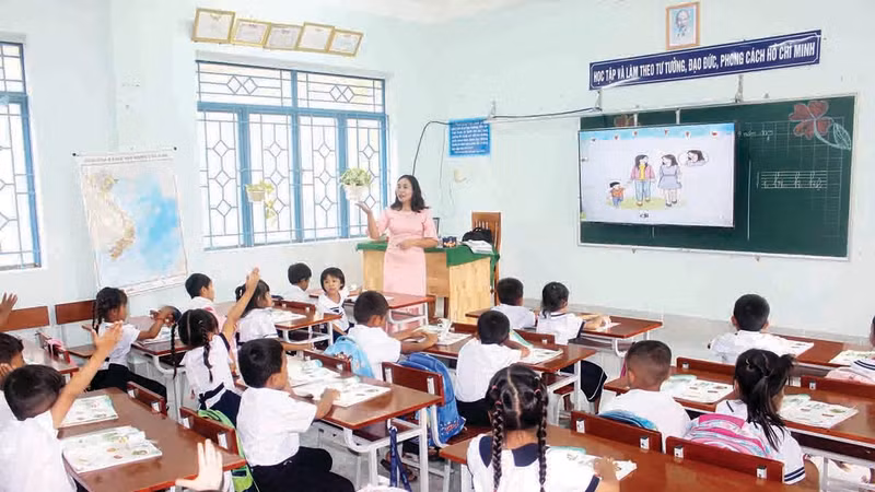 ជំរុញការអនុវត្តគោលនយោបាយ គម្រោងតំបន់ជនជាតិភាគតិចនិងតំបន់ភ្នំដ៏ឆាប់រហ័ស