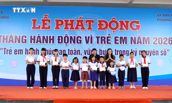 vna-potal-an-giang-tang-cuong-bao-ve-tre-em-an-toan-lanh-manh-tren-khong-gian-mang-8794517.jpg