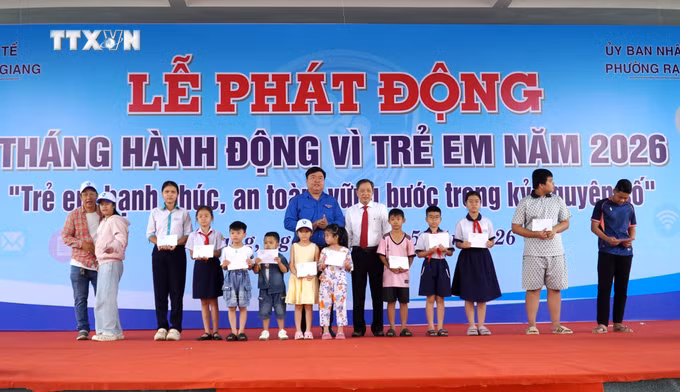 vna-potal-an-giang-tang-cuong-bao-ve-tre-em-an-toan-lanh-manh-tren-khong-gian-mang-8794514.jpg