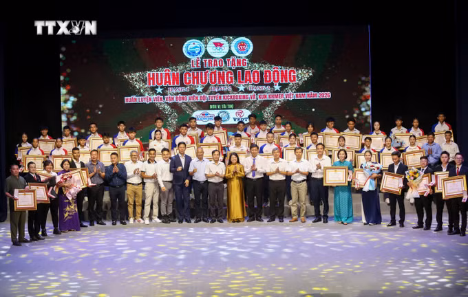 vna-potal-trao-tang-huan-chuong-lao-dong-va-khai-mac-giai-vo-dich-kun-khmer-cac-doi-manh-toan-quoc-nam-2026-tai-tay-ninh-8842045.jpg