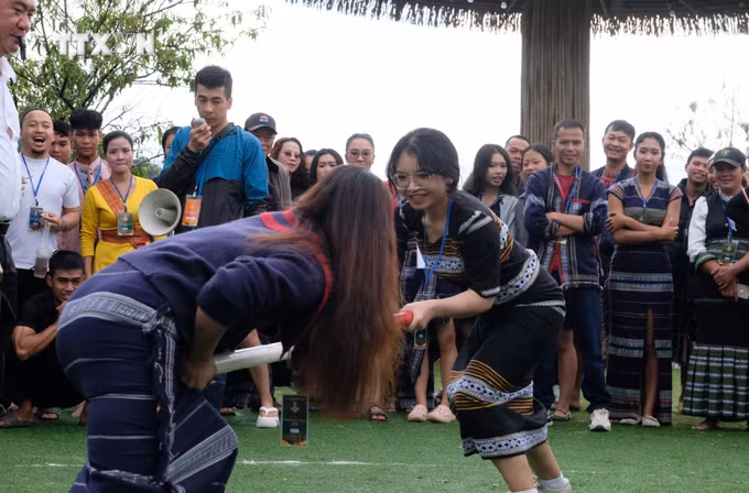 vna-potal-lam-dong-quang-ba-van-hoa-nguoi-k-ho-duoi-chan-nui-lang-biang-8832732.jpg