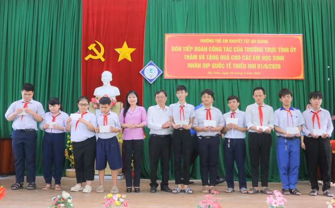xd-moi-truong-song-an-toan-cho-tre-2.jpg