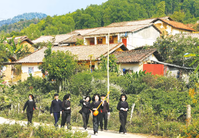 du-lich-cong-dong-2.jpg