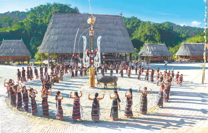 ចំពោះជនជាតិ កឺទូ រដូវច្រូតកាត់ស្រូវក៏ជាឱកាសប្រារព្ធពិធីអំណរស្រូវថ្មីដែរ