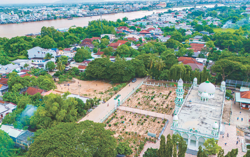បងប្អូនជនជាតិ ចាម ឥស្លាម ខេត្ត អានយ៉ាង៖ ផ្សារភ្ជាប់រវាងលទ្ធិនិងជីវភាព សាសនានិងជនជាតិ