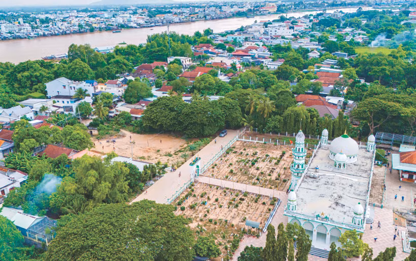 បងប្អូនជនជាតិ ចាម ឥស្លាម ខេត្ត អានយ៉ាង៖ ផ្សារភ្ជាប់រវាងលទ្ធិនិងជីវភាព សាសនានិងជនជាតិ