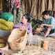 មុខរបរត្បាញកំប្លោកនៅតំបន់ស្រុកកំណើត ហុងយ៉ឹន
