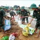 ឧបត្ថម្ភ និងជួយសង្គ្រោះប្រជាជនចេញពីតំបន់ទឹកជន់