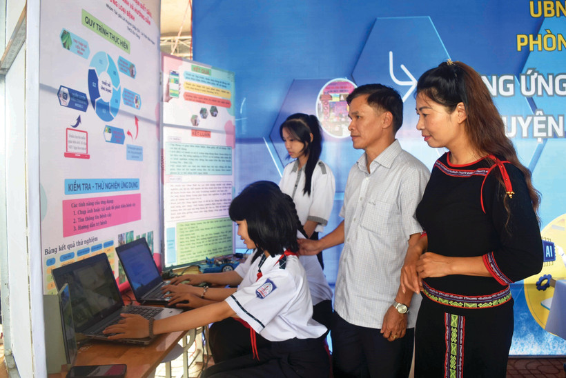 ការអប់រំជនជាតិត្រូវបានផ្តោតសំខាន់ រួមចំណែកមិនតិចក្នុងការលើកកម្ពស់កម្រិតវប្បធម៌ទូទៅសម្រាប់សិស្ស​ជនជាតិភាគតិចនៅស្រុក ក្រុងប៉ាក់