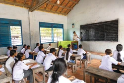 ថ្នាក់បង្រៀនភាសា ខ្មែរ មួយនៅខេត្ត អានយ៉ាង ជាប់ព្រំដែន​ កម្ពុជា។