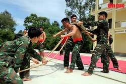 មើលកងទ័ពពិសេសហ្វឹកហាត់ដ៏តឹងរ៉ឹង លើកកម្ពស់សមត្ថភាពប្រយុទ្ធ