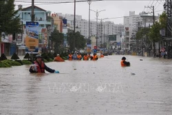 ភ្លៀងខ្លាំងបណ្តាលឱ្យមានទឹកជន់លិចជ្រៅតំបន់ជាច្រើននៅខេត្ត ខាញ់ហ្វា