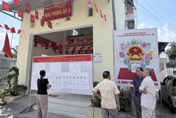 ឧបករណ៍បំពងសំឡេងពីរភាសារីកសាយភាយបរិយាកាសបោះឆ្នោតនៅតំបន់បងប្អូនជនជាតិ ខ្មែរ ខេត្ត អានយ៉ាង