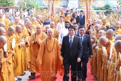 លោកប្រធានរដ្ឋ លឿង កឿង និងព្រះឧបជ្ឈាយ៍ព្រះតេជគុណ ធិច ទ្រីក្វាង អគ្គមហាសង្ឃរាជាធិបតីនៃសមាគមពុទ្ធសាសនាវៀតណាម អញ្ជើញនិងនិមន្តចូលរួមបើកមហាពិធីវិសាខបូជា អង្គការសហប្រជាជាតិ ឆ្នាំ២០២៥