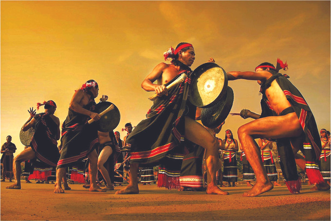 ការប្រកួតឃ្មោះ - លក្ខណៈវប្បធម៌ប្រពៃណីដ៏ល្អឯកនៃជនជាតិ ករ៍ ảnh 1 ការប្រកួតឃ្មោះ - លក្ខណៈវប្បធម៌ប្រពៃណីដ៏ល្អឯកនៃជនជាតិ ករ៍ ảnh 1