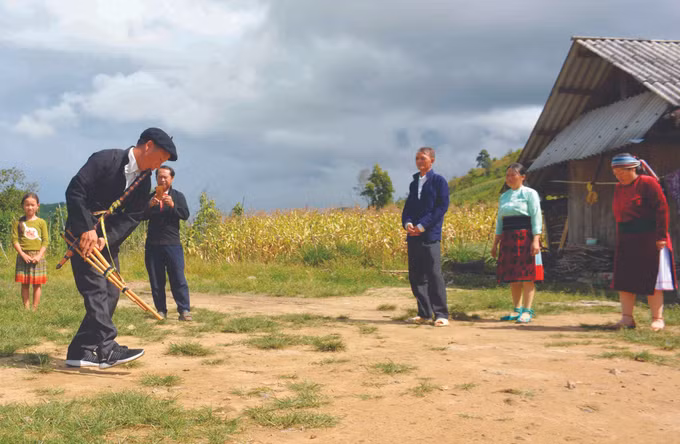 បុណ្យចូលឆ្នាំថ្មីជនជាតិ ម៉ុង នៅលើខ្ពង់រាបខេត្ត ដាក់ឡាក់ ảnh 1