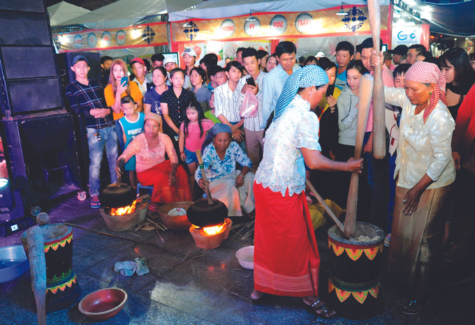 ការធ្វើពិពិធកម្មផលិតផលទេសចរណ៍ផ្តើមពីវប្បធម៌ ខ្មែរ ណាមបូ ảnh 7