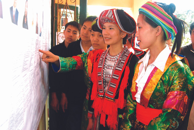 រូបភាពឯកសារមួយចំនួនអំពីបរិយាកាសនៃថ្ងៃបោះឆ្នោតជ្រើសតាំងសមាជិករដ្ឋសភានៅតំបន់បងប្អូនជនជាតិនិងតំបន់ភ្នំ ảnh 4