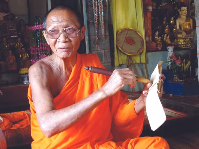 ធ្វើឌីជីថលភាវូបនីយកម្មបេតិកភណ្ឌអក្សរលើសាស្រ្តាស្លឹករឹតរបស់ជនជាតិ ខ្មែរ ảnh 1