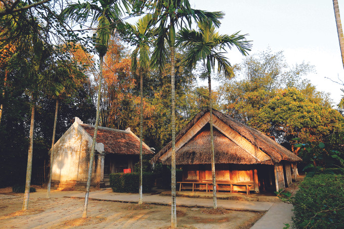 ផ្ទះតូចមាន ៣ ល្វែងនៅភូមិ ហ្វាងទ្រូ ជាកន្លែងដែលលោកអ៊ំ ហូ បានចាប់កំណើត ខែ ឧសភា អញ្ជើញមកកាន់ស្រុកកំណើតលោកអ៊ំ ảnh 1