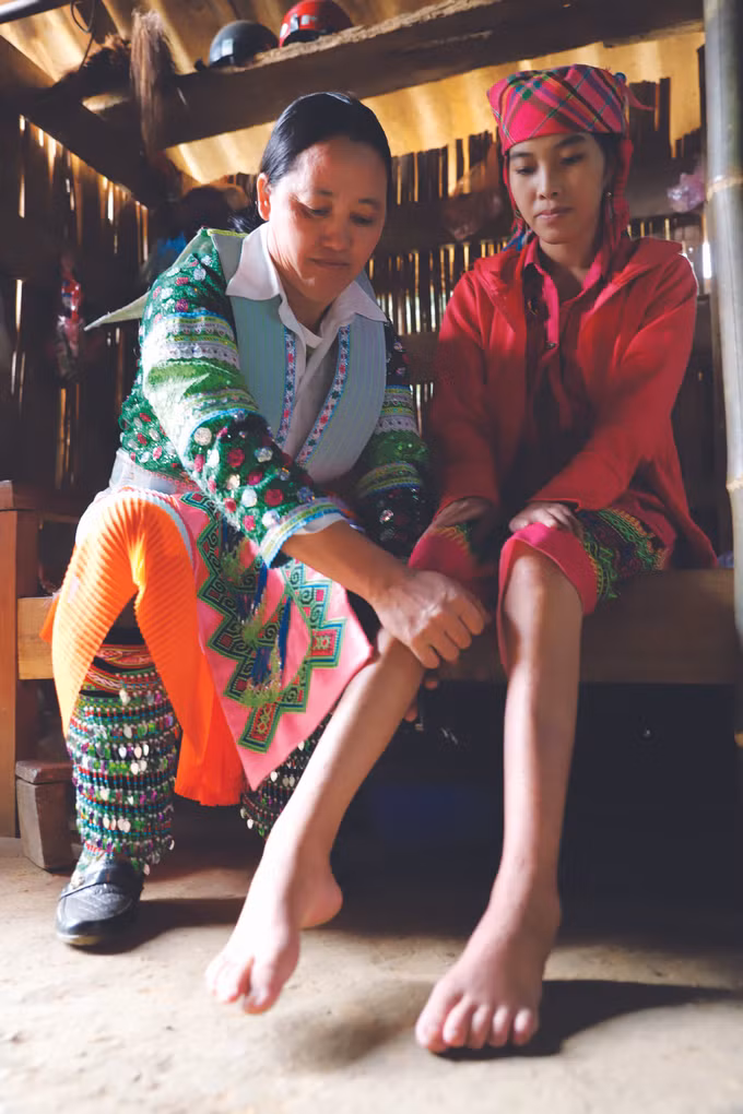 គ្រូឱសថបុរាណអស់ពីចិត្តពីថ្លើមរបស់បងប្អូនជនជាតិ ម៉ុង ảnh 3