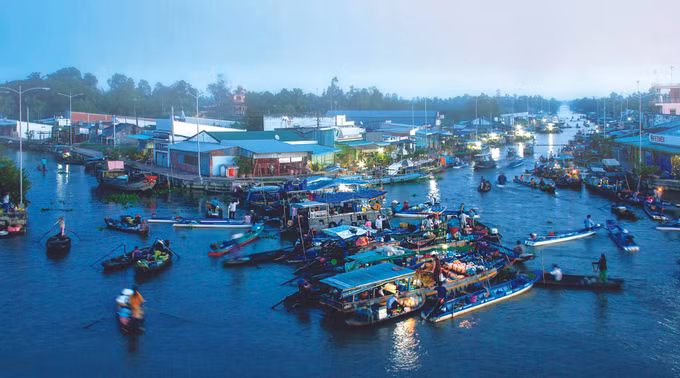 ផ្សារ ង៉ាណាំ នៅ ខេត្ត សុកត្រាំង ពេលព្រឹកព្រលឹម ảnh 1