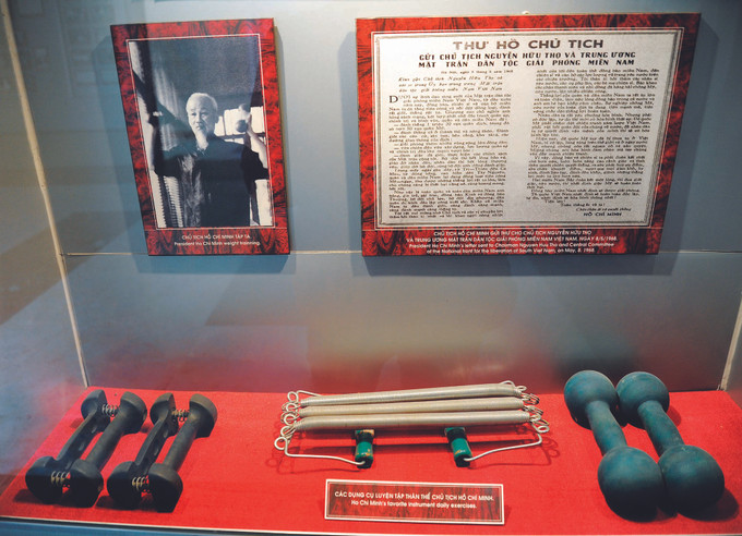 ទស្សនា បេនញ៉ារ៉ុង កេរដំណែលប្រវត្តិសាស្រ្តដែលដិតដាមទៅដោយស្លាកស្នាមអនុស្សាវរីយ៍អំពីលោកអ៊ំ ហូ ảnh 3