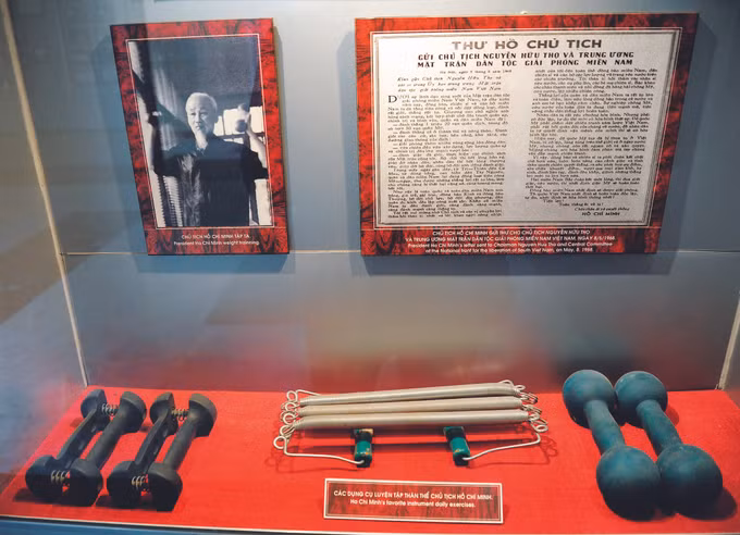 ទស្សនា បេនញ៉ារ៉ុង កេរដំណែលប្រវត្តិសាស្រ្តដែលដិតដាមទៅដោយស្លាកស្នាមអនុស្សាវរីយ៍អំពីលោកអ៊ំ ហូ ảnh 3