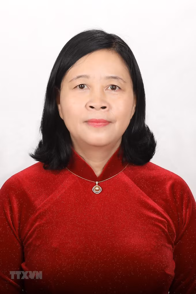 បញ្ជីរាយនាមគណៈលេខាមជ្ឈិមបក្សអាណត្តិទី ១៣ ảnh 5