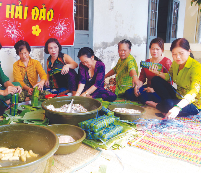 ចូលឆ្នាំថ្មីនៅភូមិភាគខាងត្បូងកក់ក្ដៅដោយចំណងមេត្រីភាពរវាងកងទ័ពនិងប្រជាជន ảnh 4