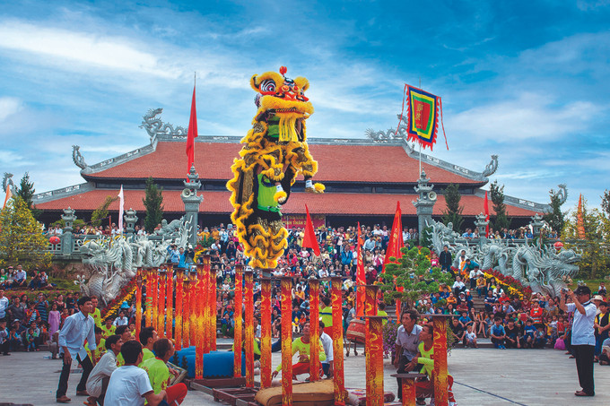 លោតម៉ុងសាយក្នុងថ្ងៃចូលឆ្នាំថ្មីនៅ ណាមបូ ảnh 1