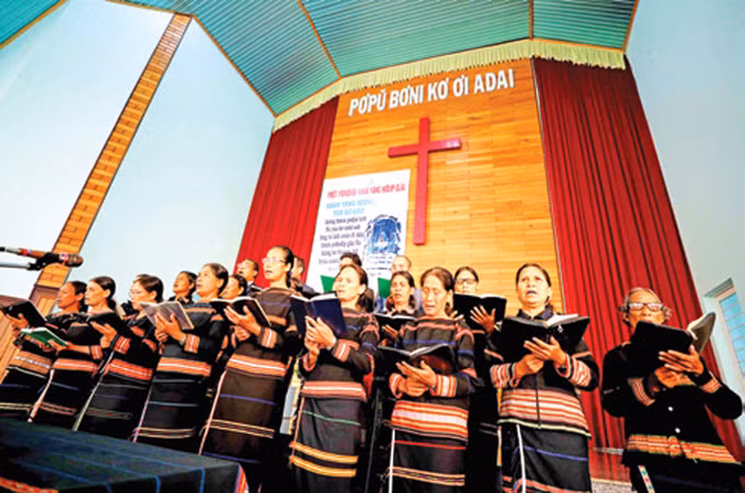 ព្រះវិហារប្រូតេស្តង់ ព្លៃ មើនុ ទីកន្លែងសុខក្សេមក្សាន្តរបស់មាមីងបងប្អូនបរិស័ទកាន់សាសនាប្រូតេស្តង់ ảnh 2