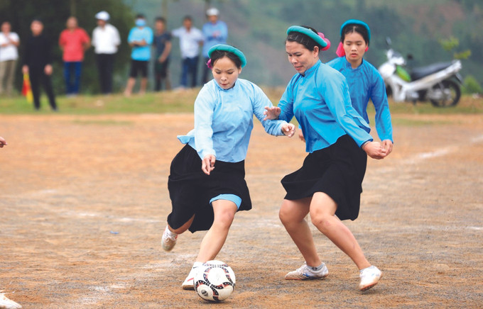 អញ្ជើញមកកាន់ស្រុក ប៊ិញលៀវ មើលបាល់ទាត់នារី ảnh 4