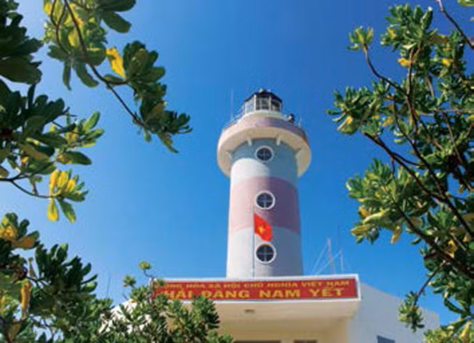 បណ្ដាអគារប៉មពន្លឺ - ពន្លឺនៃអធិប្បតេយ្យភាពជាតិលើដែនសមុទ្រ ảnh 3