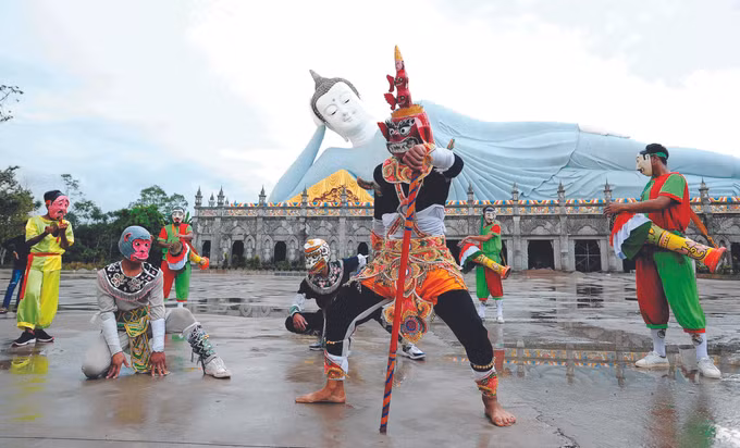 វត្តអារាម ខ្មែរ - សសរស្តម្ភខាងស្មារតីរបស់បងប្អូនជនជាតិ ខ្មែរ ខេត្ត សុកត្រាំង ảnh 8