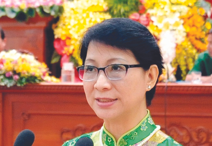 លោកស្រី ក្វាច់ម៉ុកលៀន អ្នកមានប្រជាប្រិយភាពនៅសង្កាត់ ស៊ន់ខាញ់ ខណ្ឌ និញកៀវ (ទីក្រុង កឹនធើ) សេចក្ដីទុកចិត្តនិងការរំពឹងទុកពីសំណាក់ម្ចាស់ឆ្នោតជាបងប្អូនជនជាតិភាគតិច ảnh 2