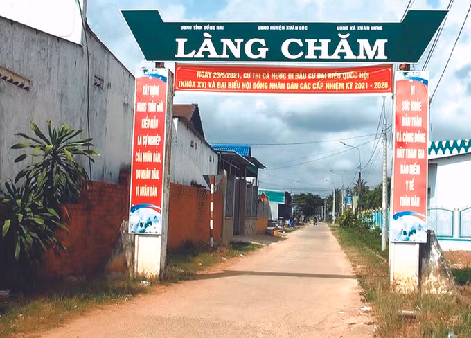 ស្រុក ស៊ន់ឡុក ជំរុញយ៉ាងខ្លាំងក្លាការវិនិយោគចូលក្នុងតំបន់បងប្អូនជនជាតិ ảnh 2