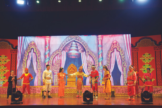 ទស្សនីយភាពសម្តែងមួយរបស់ក្រុមយូកេ រ៉នរ៉ន នៅឯមហោស្រពសិល្បៈល្ខោនយូកេឆ្នាំ ២០២០ "រក្សាភ្នក់ភ្លើង" សិល្បៈល្ខោន យូកេ ảnh 1
