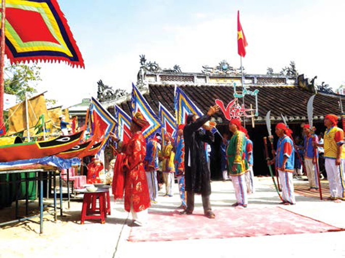 ពិធីគោរពវិញ្ញាណក្ខន្ធកងទ័ព ហ្វាងសា មានប្រវត្ដិសាស្ដ្រ ៤០០ ឆ្នាំ ត្រូវរៀបចំឡើងនៅទីសក្ការបូជាភូមិ អានហាយ ស្រុក លីសឺន (ខេត្ត ក្វាងង៉ាយ) គឺជាបេតិកភណ្ឌវប្បធម៌អរូបីជាតិ រួមចំណែកក្នុងការអះអាងបញ្ជាក់អំពីអធិប តេយ្យភាពរបស់ប្រទេស វៀតណាម លើដែនកោះ ហ្វាងសា និង ទ្រឿងសា លីសឺន កោះជួរមុខនៃមាតុភូមិ ảnh 3