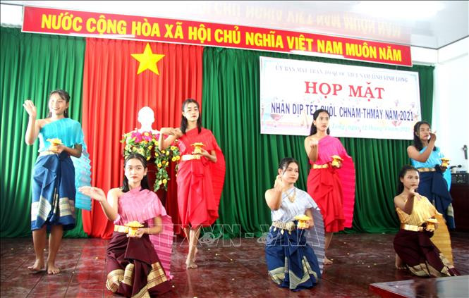 ជំនួបជួបជុំនាឱកាសបុណ្យចូលឆ្នាំថ្មីនៅខេត្ត វិញឡុង ảnh 3