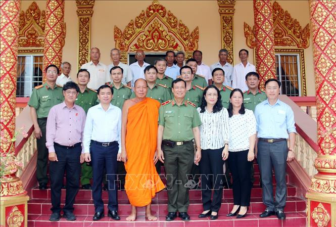 សកម្មភាពអបអរសាទរបុណ្យចូលឆ្នាំថ្មីប្រពៃណីនៅខេត្ត បាកលៀវ ảnh 3