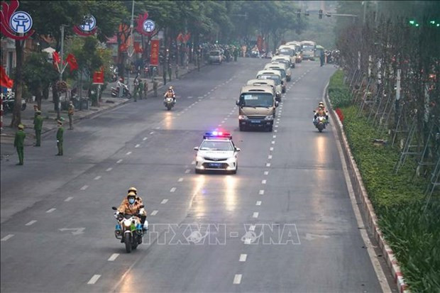 រូបភាពមួយចំនួនក្នុងថ្ងៃដំបូងនៃមហាសន្និបាតតំណាងទូទាំងប្រទេសលើកទី ១៣ របស់បក្សកុម្មុយនិស្តវៀតណាម ảnh 2