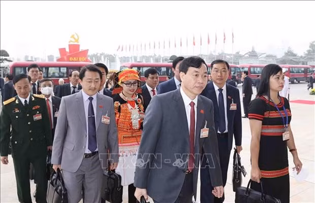 ប្រតិភូជនជាតិភាគតិចចំនួន ១៧៤ រូបអញ្ជើញចូលរួមមហាសន្និបាតតំណាងទូទាំងប្រទេសលើកទី ១៣ របស់បក្សកុម្មុយនិស្តវៀតណាម ảnh 6