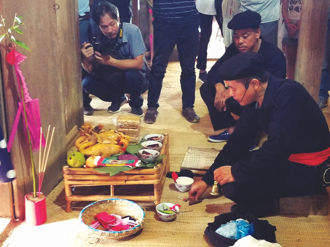 ពិធី "រំដោះគ្រោះ បន្ថែមជោគជតារាសី" របស់ជនជាតិ ម៉ុង ảnh 2