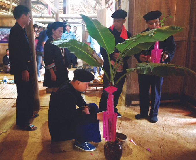 ពិធី "រំដោះគ្រោះ បន្ថែមជោគជតារាសី" របស់ជនជាតិ ម៉ុង ảnh 3