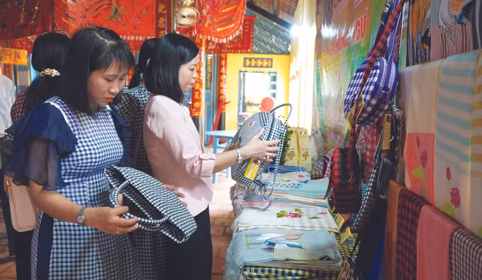 មុខរបរត្បាញកន្សែងបង់ក - បេតិកភណ្ឌវប្បធម៌អរូបីជាតិ ảnh 4