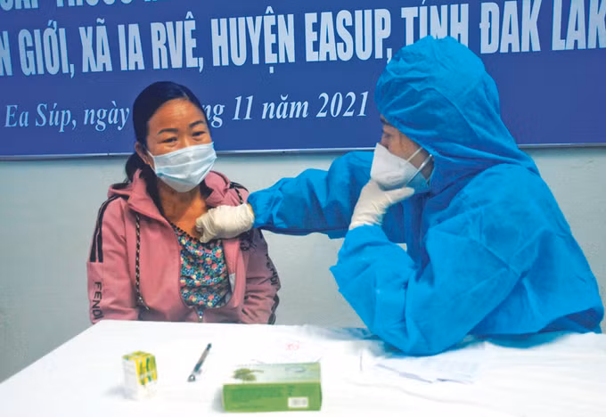 ខេត្ត ដាក់ឡាក់ រួមកម្លាំងគ្នាក្នុងការថែទាំសុខភាពអោយប្រជាជននៅតំបន់ព្រំដែន ảnh 2