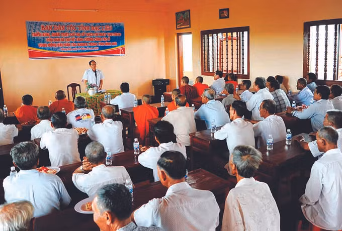 បង្កើតកម្លាំងចលករអភិវឌ្ឍតំបន់បងប្អូនជនជាតិ ខ្មែរ ảnh 5