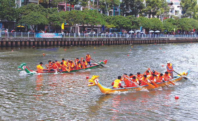 ខិតខំប្រឹងប្រែង"ធ្វើឲ្យទៅជាពណ៌បៃតង" ព្រែកពណ៌ខ្មៅទាំងឡាយ ảnh 1